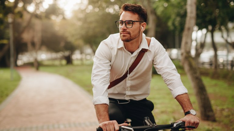 Arbeitsweg für den Rücken nutzen – mit dem Fahrrad oder zu Fuß ins Büro Arbeitsweg für den Rücken nutzen – mit dem Fahrrad oder zu Fuß ins Büro